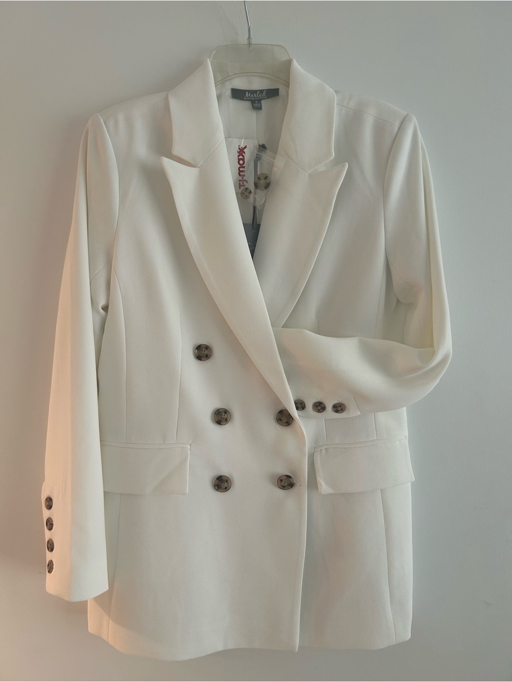 NWT:  Designer White Double-Breasted Peak Lapel Blazer, Machine Washable